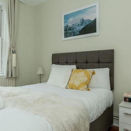 Convenient 2 Bedroom Apartment In Waterloo لندن المظهر الخارجي الصورة