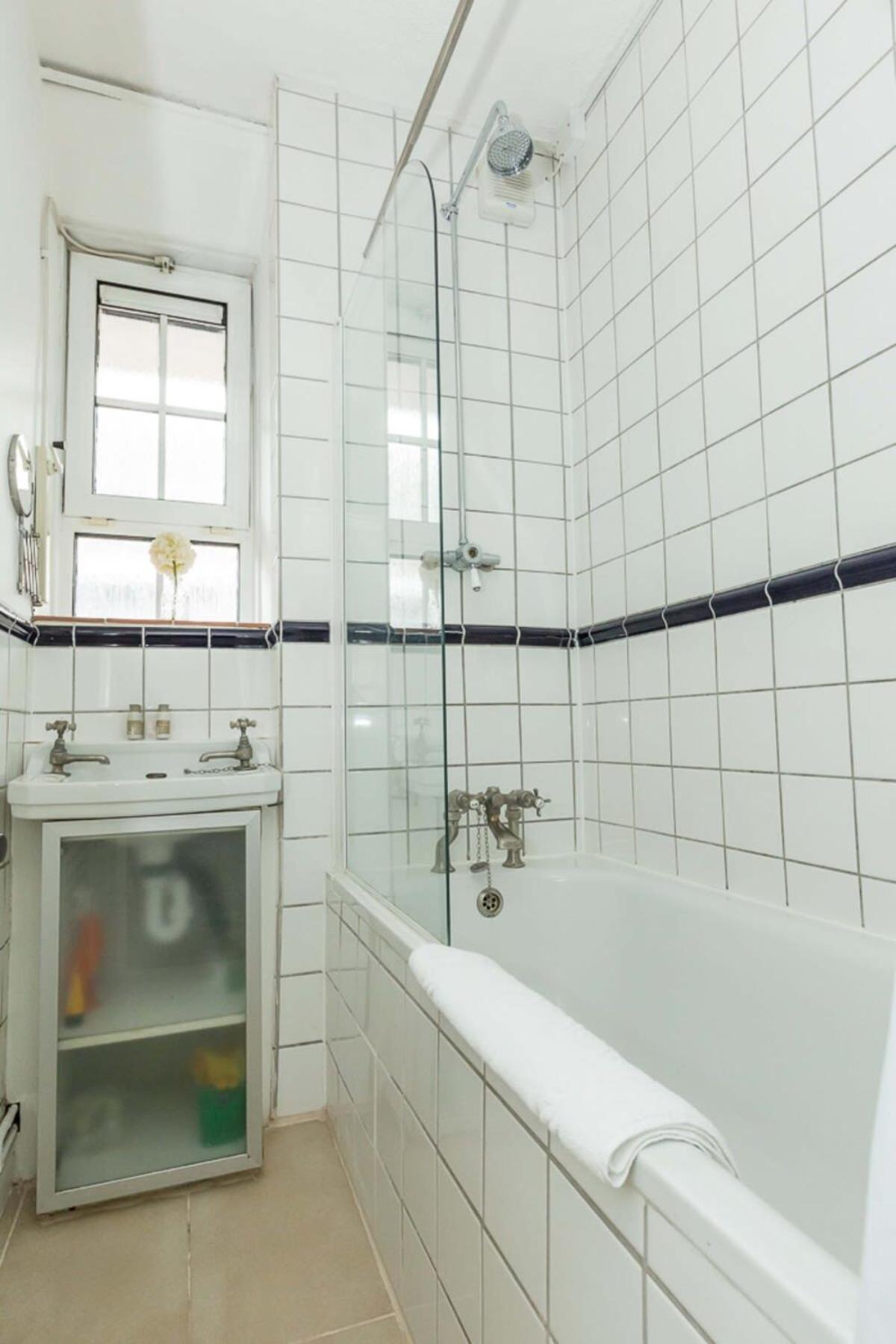 Convenient 2 Bedroom Apartment In Waterloo لندن المظهر الخارجي الصورة